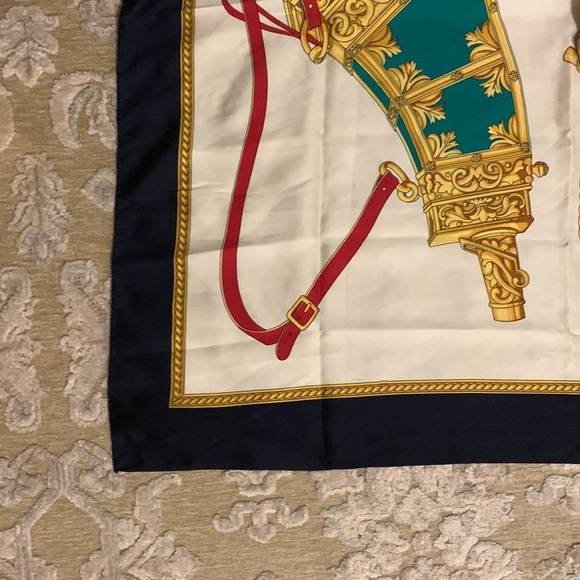 Scarf - Picture 3 of 6